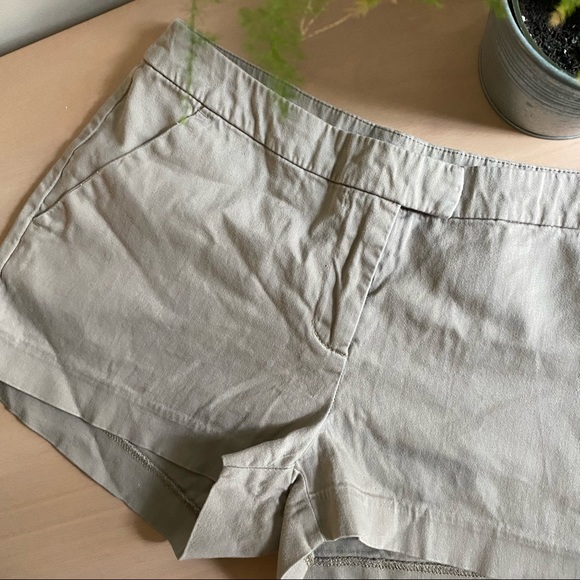 H&M Beige Khaki Cloth Shorts - Picture 3 of 5
